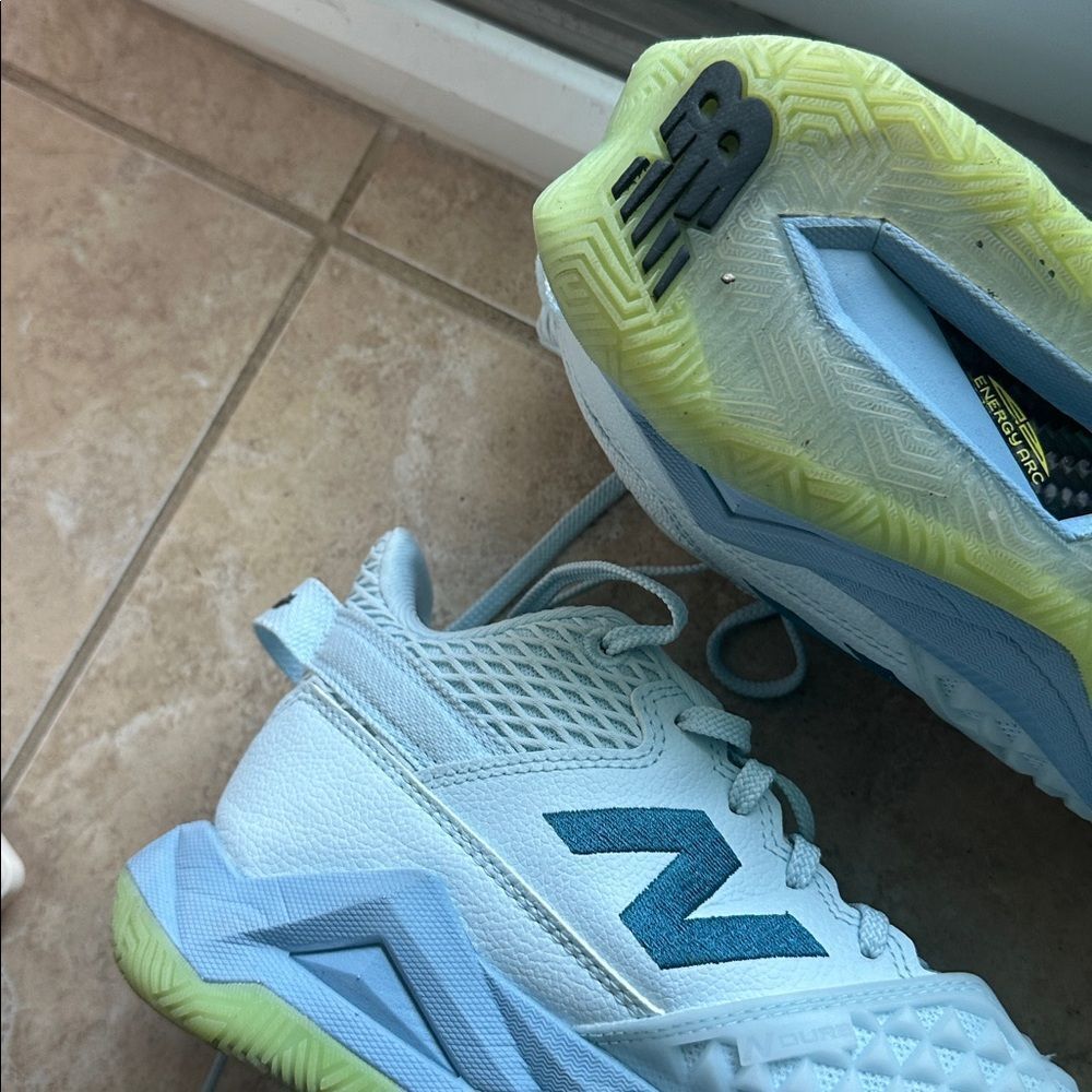 New Balance Ladies COCO GAUFF Blue and Yellow Tennis Shoes size 7 Wide - Picture 9 of 11